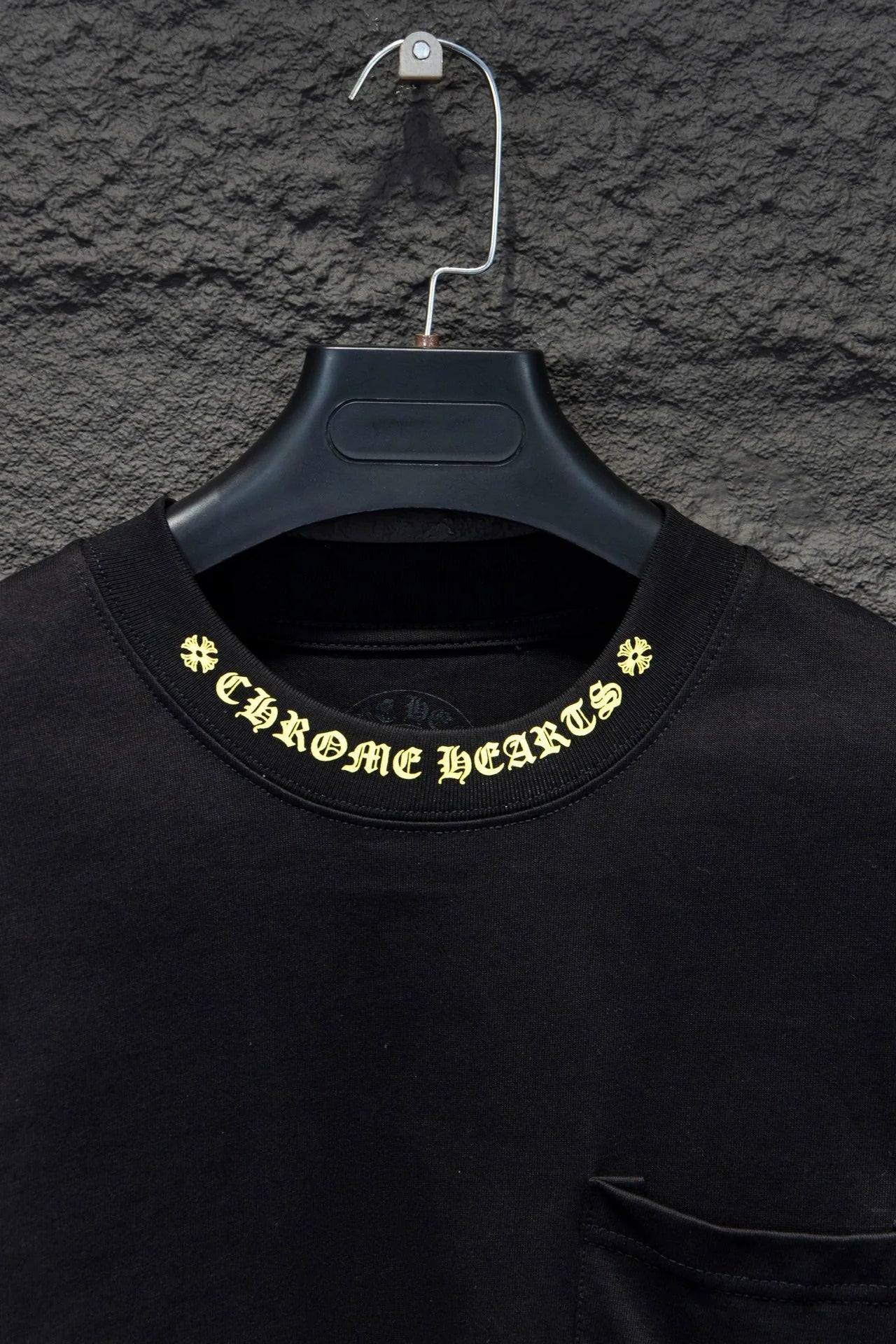 T SHIRT MANCHES LONGUES CHROME HEARTS COL JAUNE NOIRES