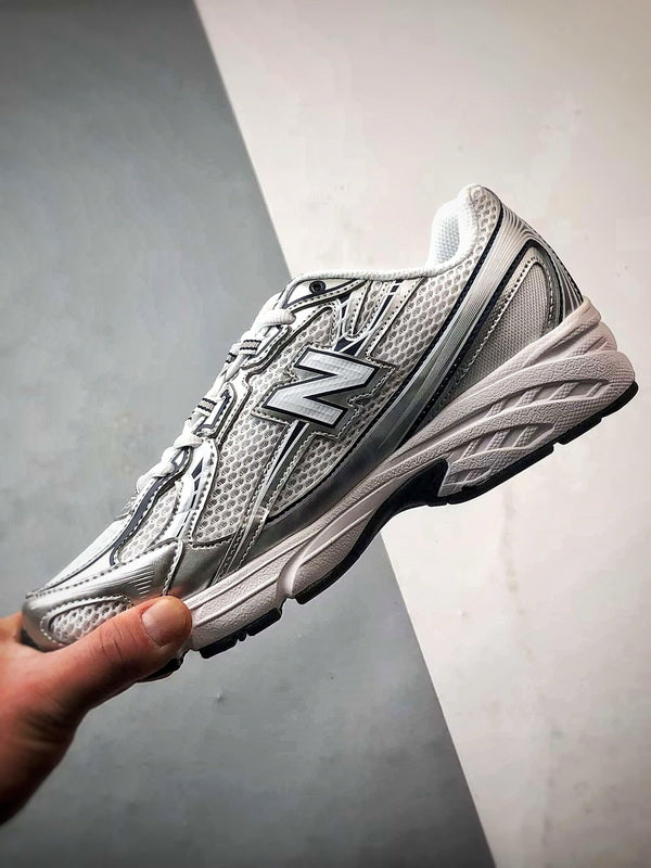 New Balance 740