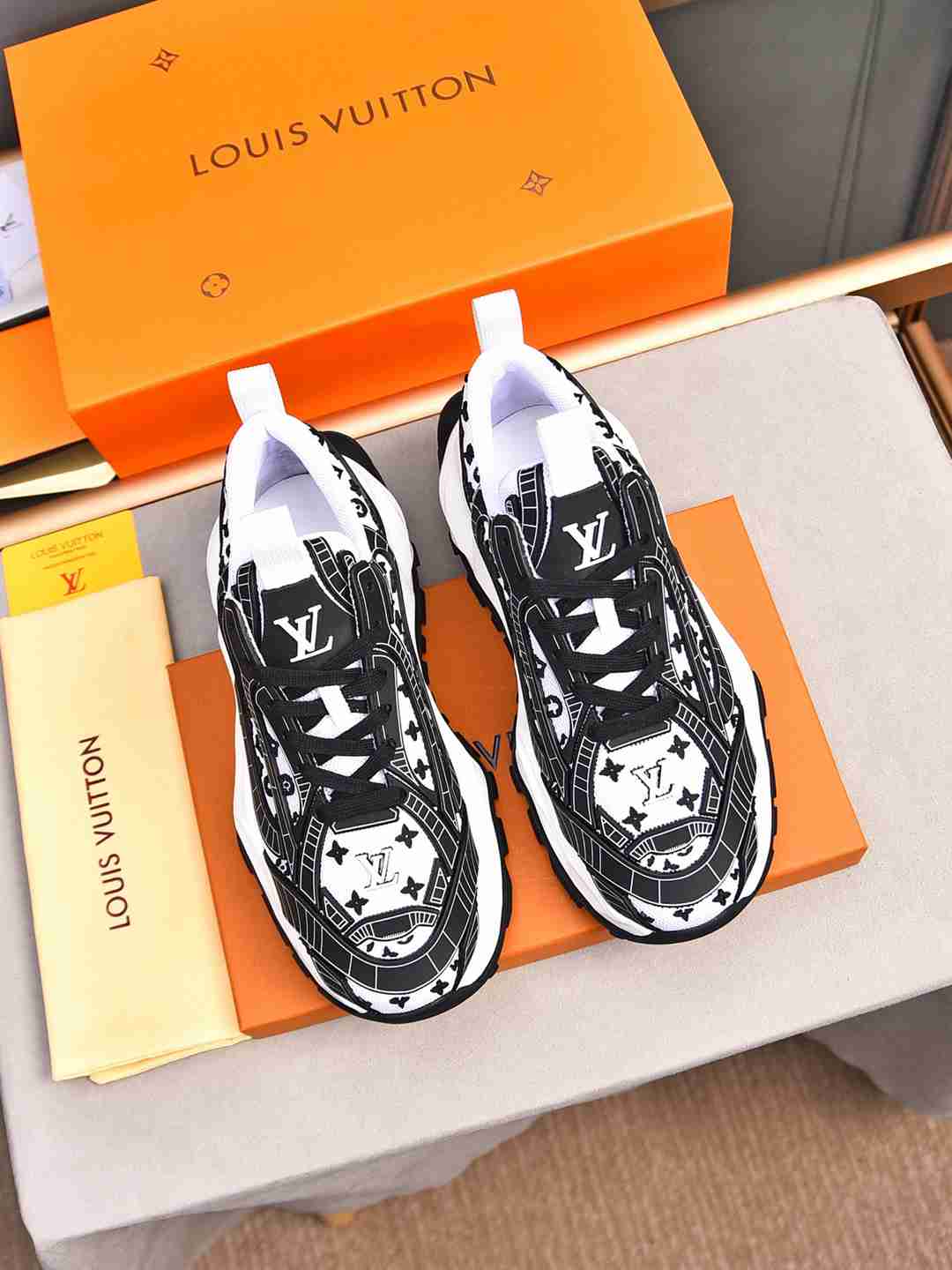 Sneaker LOUIS VUITTON NOIR BLANC