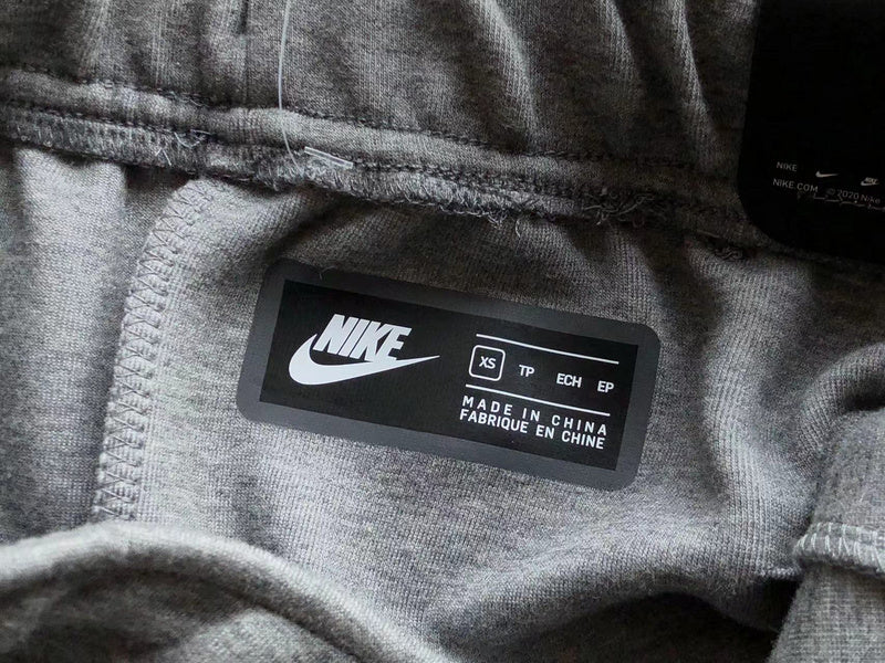 PANTALON NIKE TECH FLEECE x GRIS LOUP