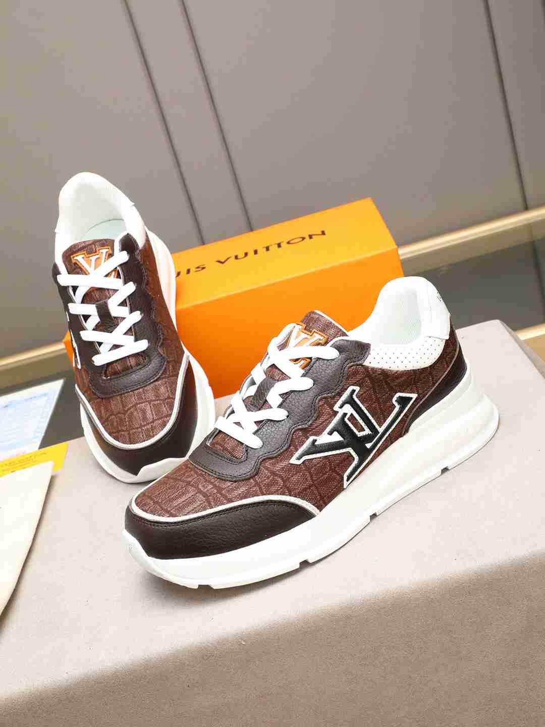 Sneaker LOUIS VUITTON MARRON CUIR SNAKE