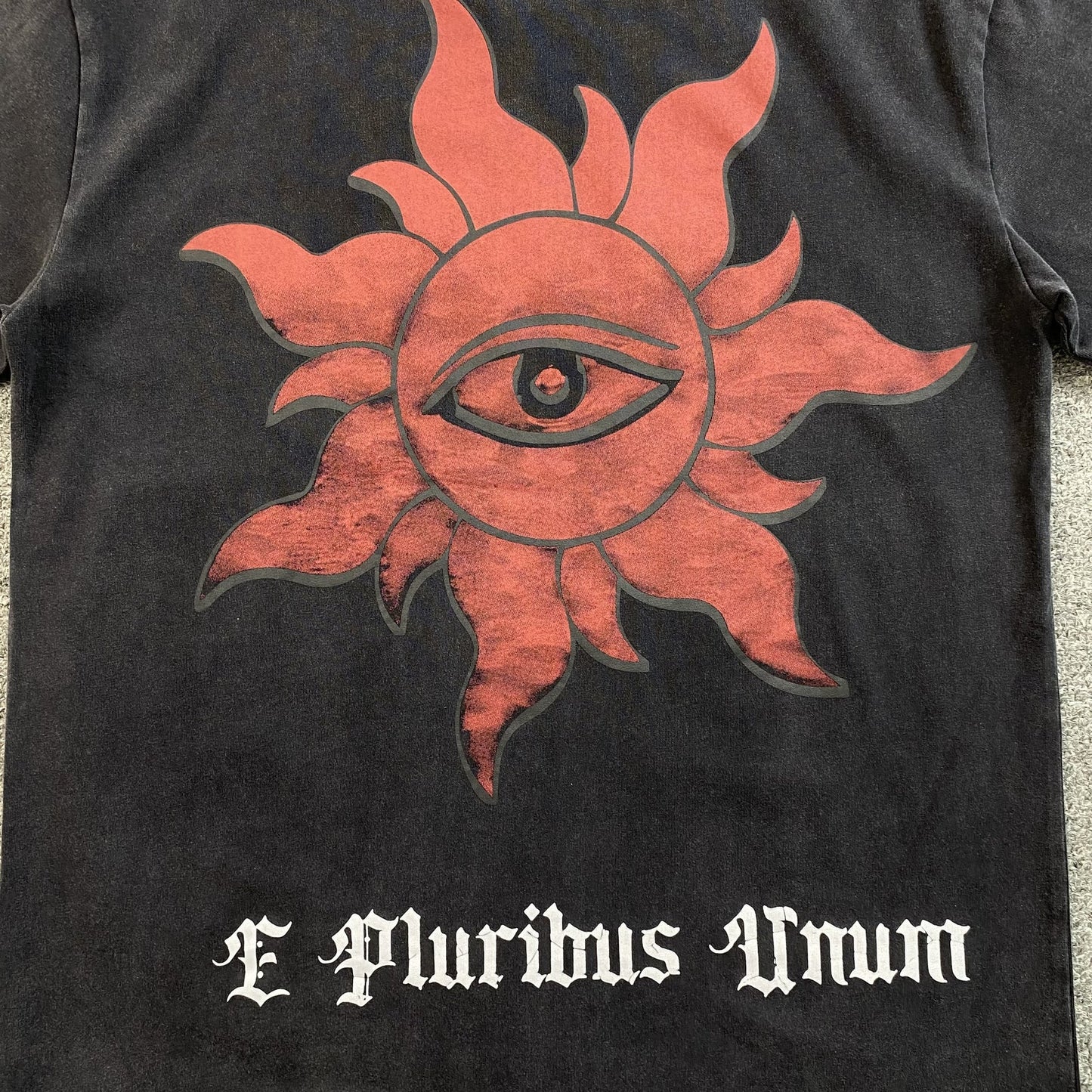 T-SHIRT GODSPEED E PLURIBUS UNUM NOIR DÉLAVÉ