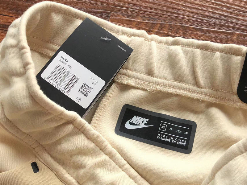 PANTALON NIKE TECH FLEECE x BEIGE