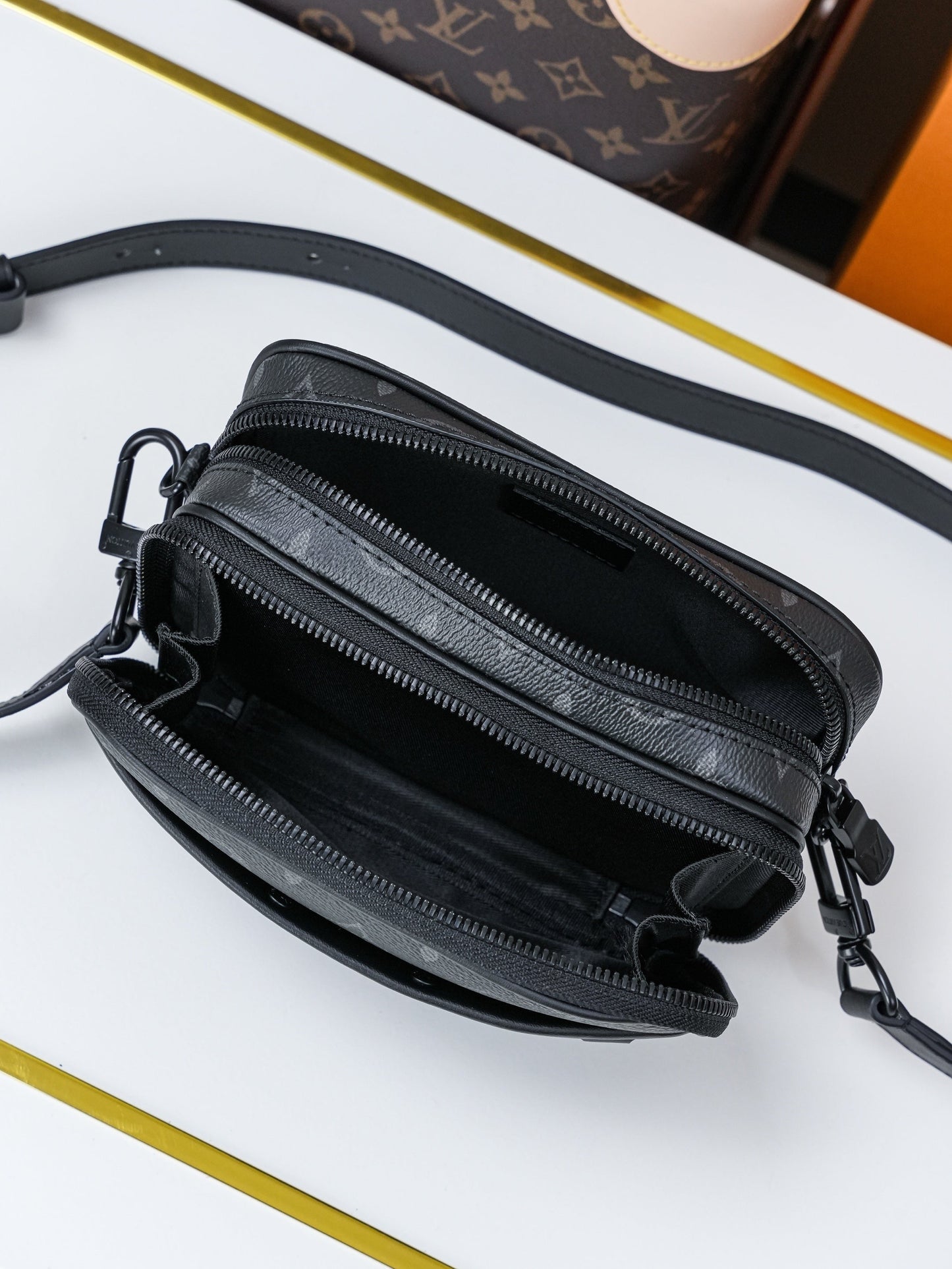 SACOCHE LOUIS VUITTON