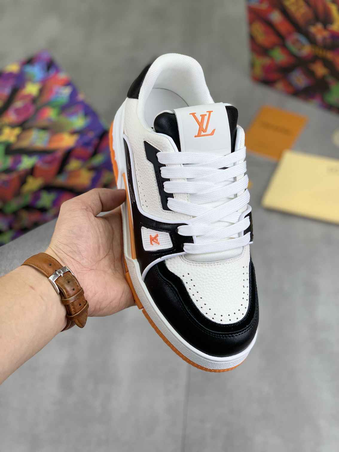 LOUIS VUITTON TRAINER 54