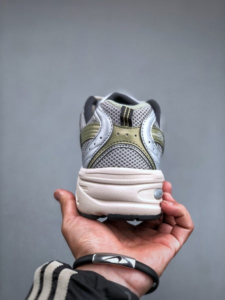 NEW BALANCE 530KMW