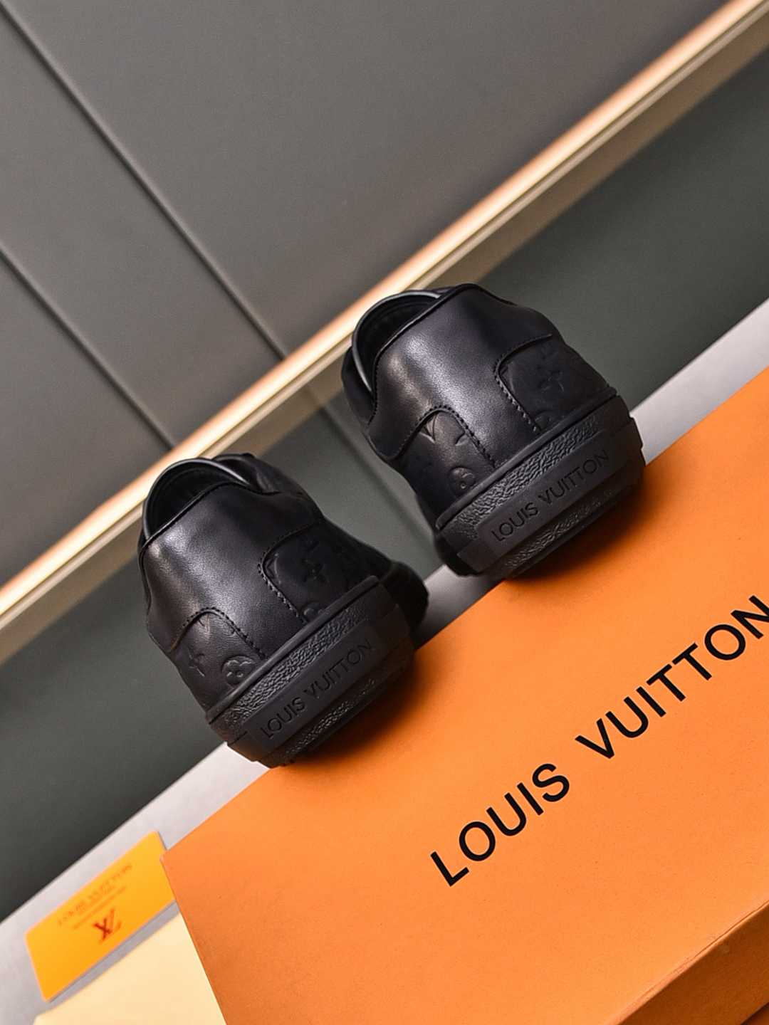 Sneaker LOUIS VUITTON Rivoli NOIR
