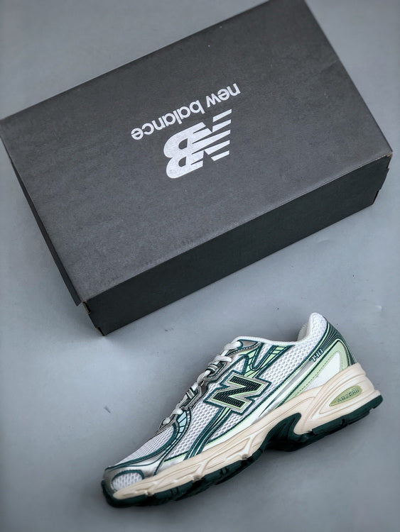 New Balance 740