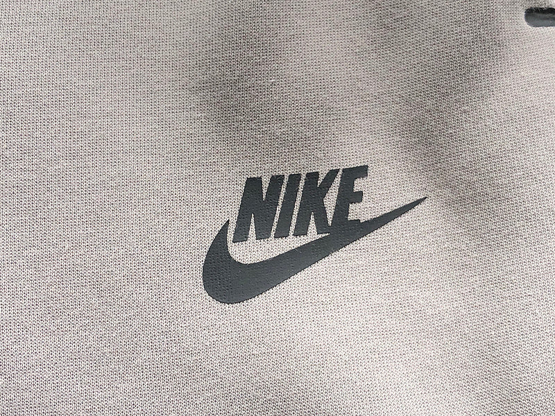 Pantalon Nike Tech Fleece x Gris olive/Pierre Enigma