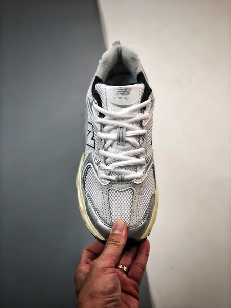 NEW BALANCE 530TA