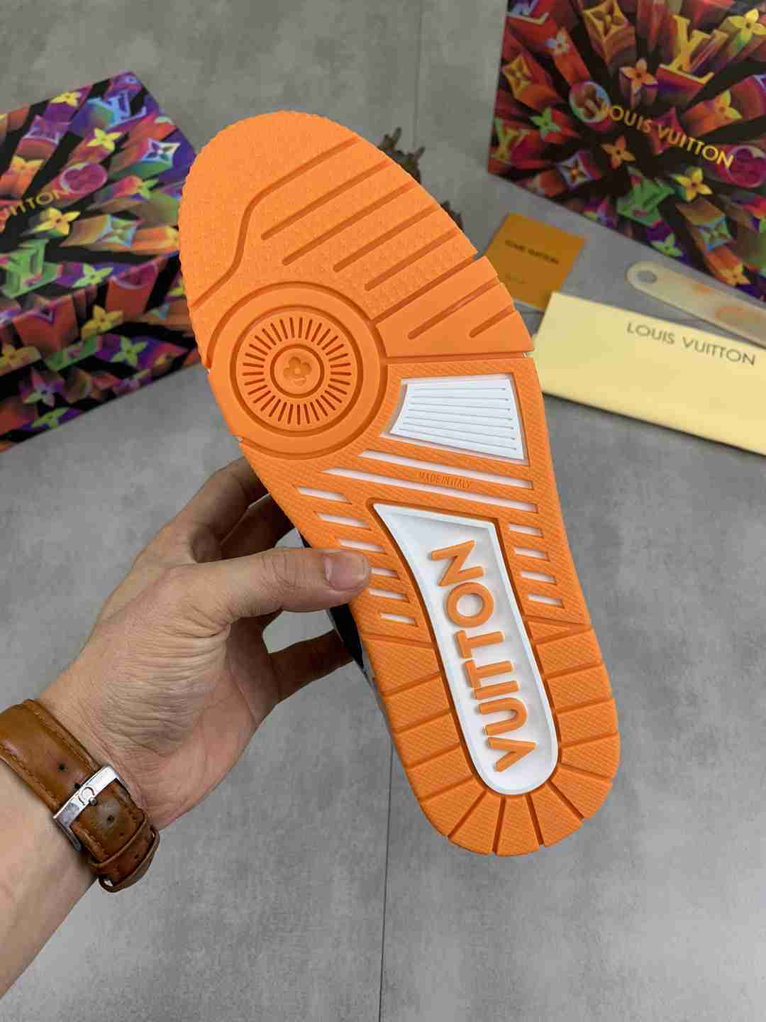 LOUIS VUITTON TRAINER 54