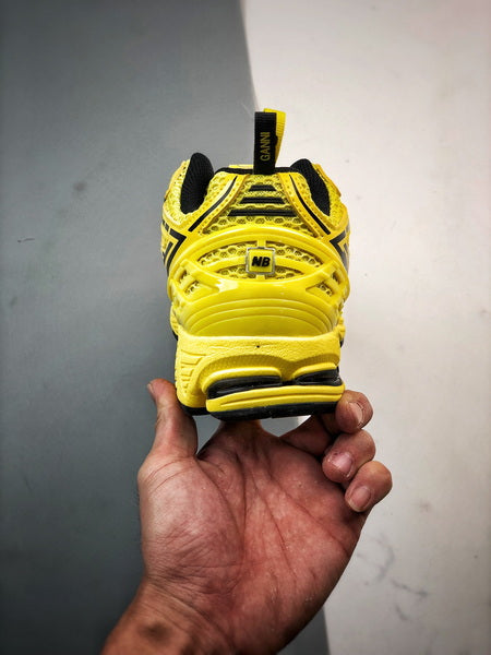 New Balance 1906 x GANNI