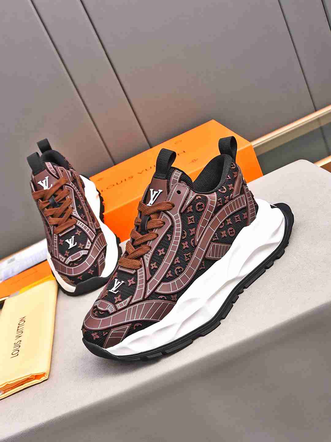 Sneaker LOUIS VUITTON MARRON