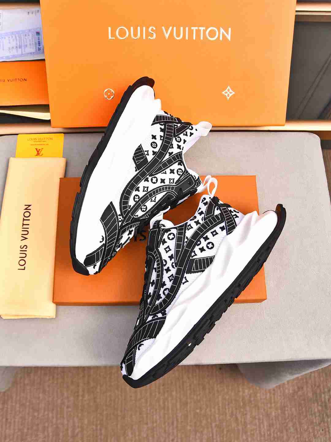 Sneaker LOUIS VUITTON NOIR BLANC