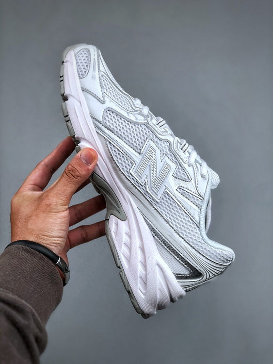 New Balance 740