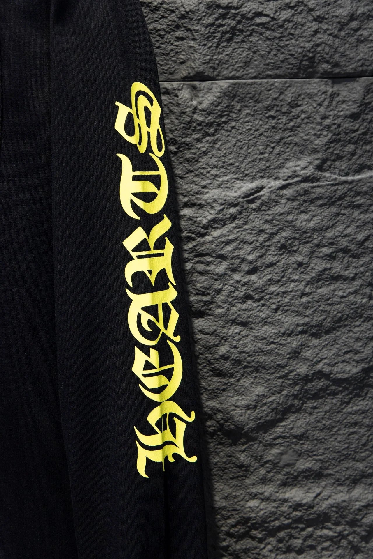 T SHIRT MANCHES LONGUES CHROME HEARTS COL JAUNE NOIRES