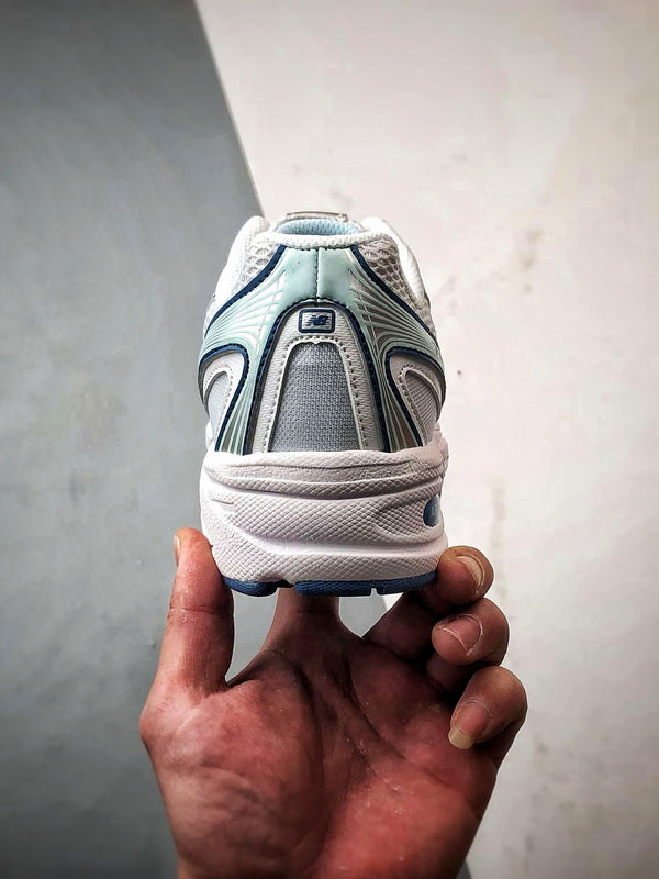 New Balance 740