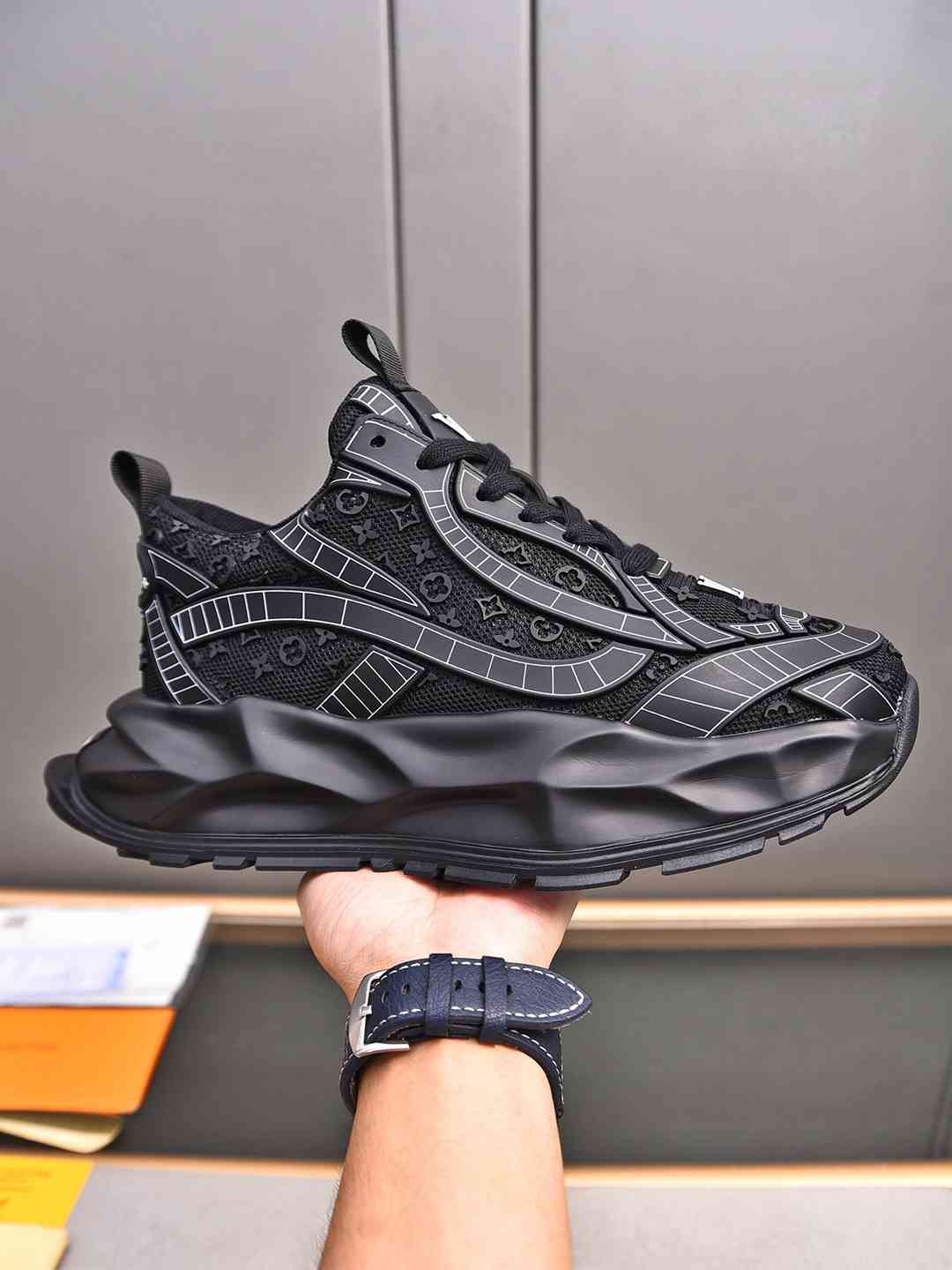 Sneaker LOUIS VUITTON NOIR