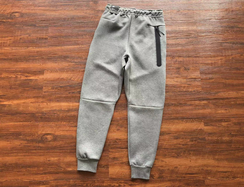 PANTALON NIKE TECH FLEECE x GRIS LOUP