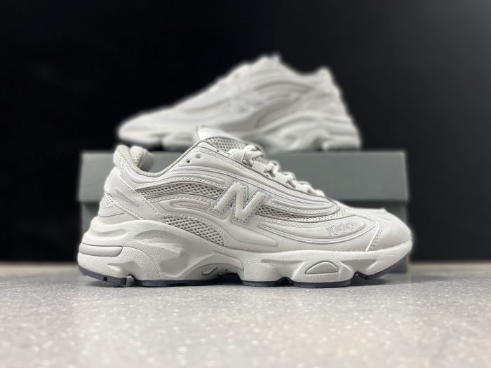 New Balance 1000TE