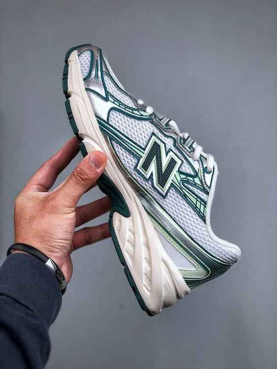 New Balance 740