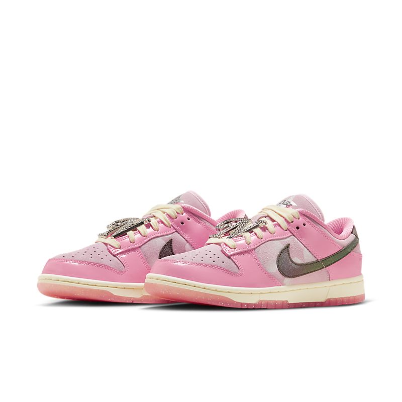 NIKE Dunk Low Barbie