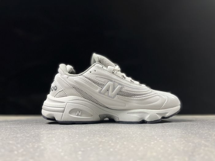 New Balance 1000TE