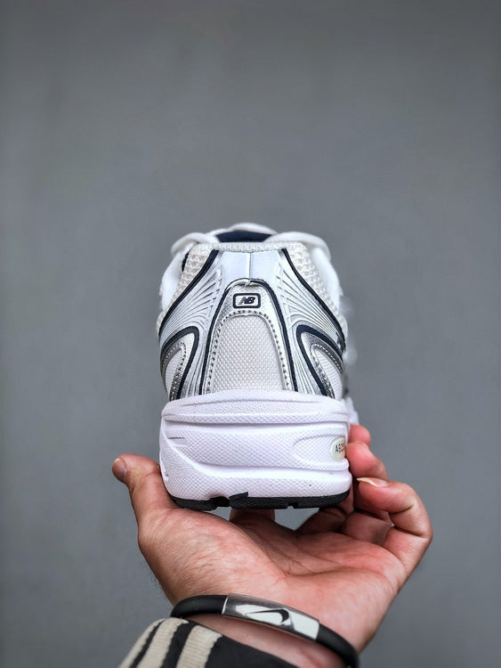 New Balance 740