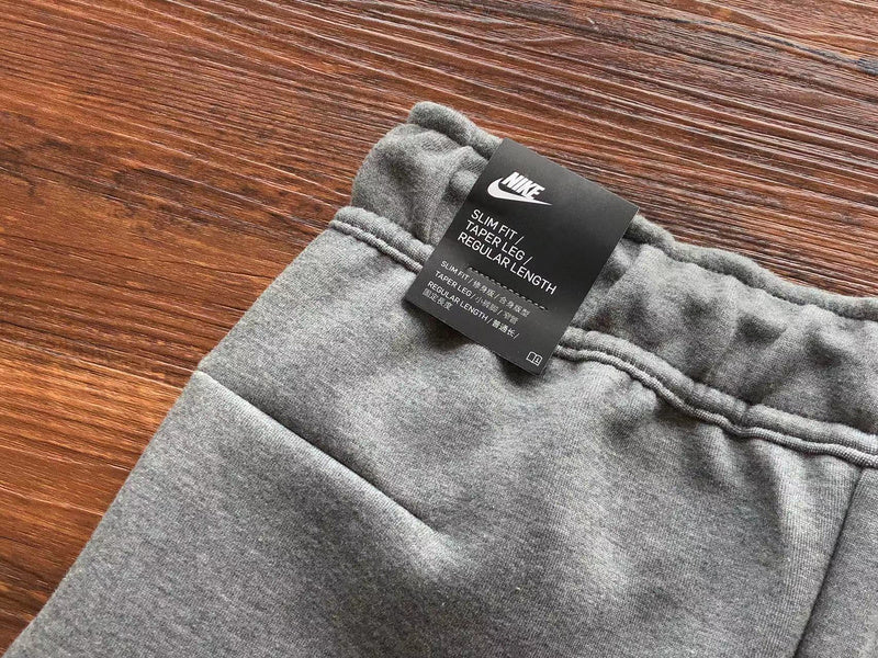 PANTALON NIKE TECH FLEECE x GRIS LOUP