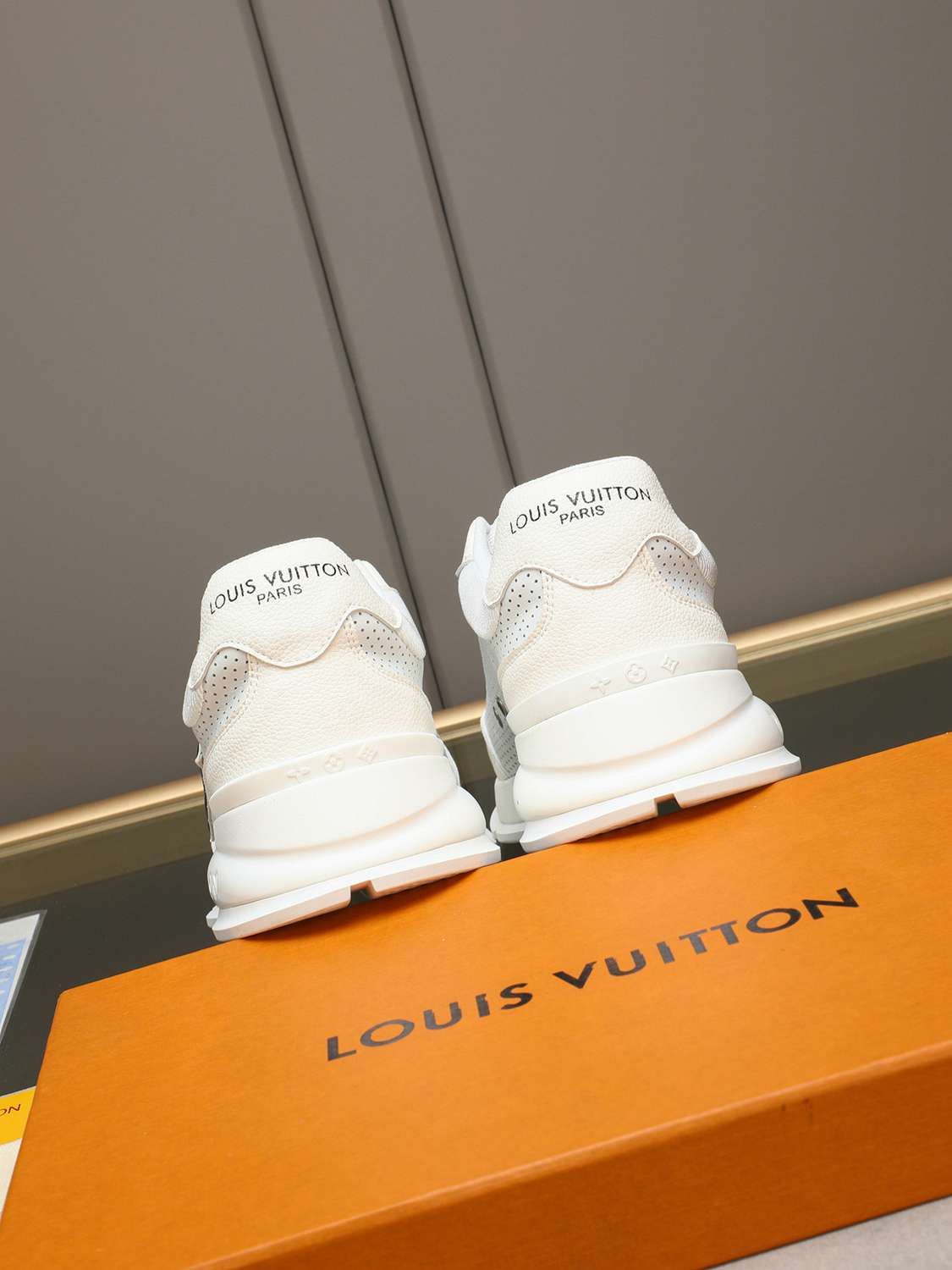Sneaker LOUIS VUITTON BLANC LOGO NOIR