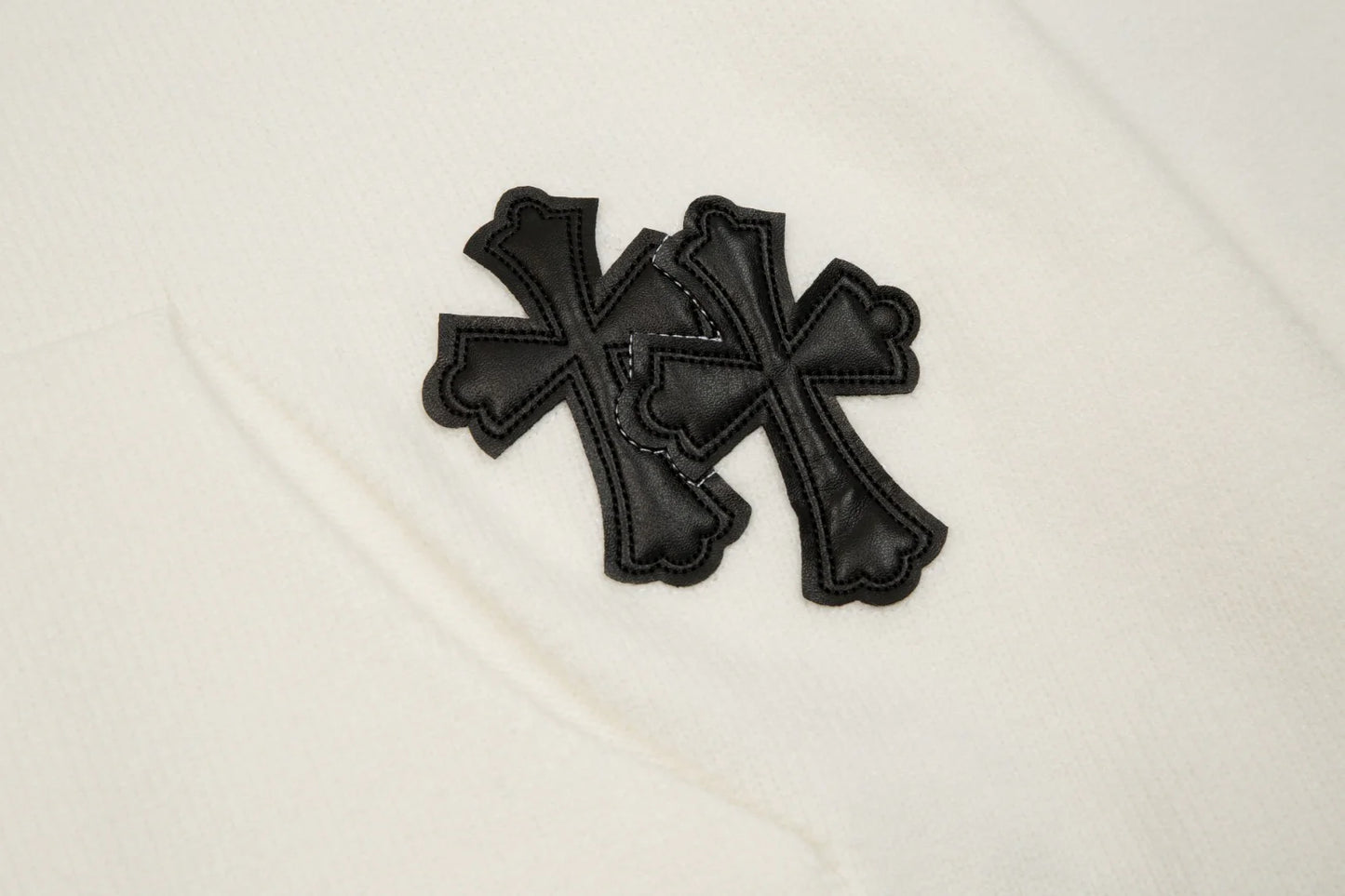 Sweat à capuche avec patch croix noire Chrome Hearts blanc