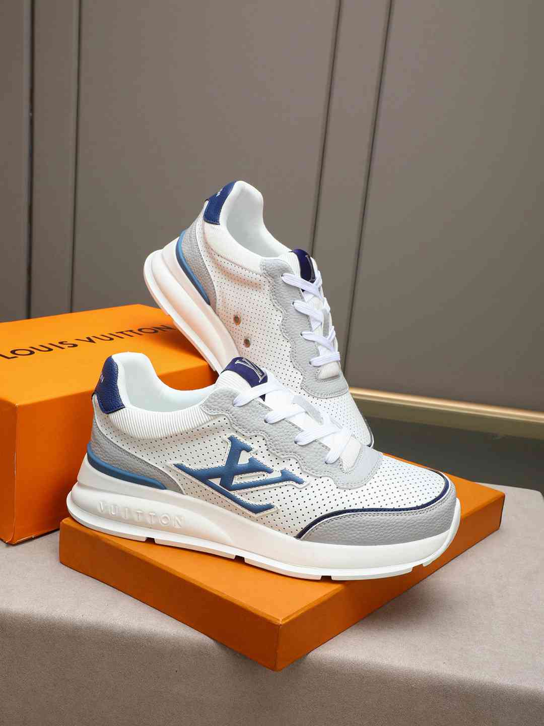 Sneaker LOUIS VUITTON BLANC LOGO BLEU