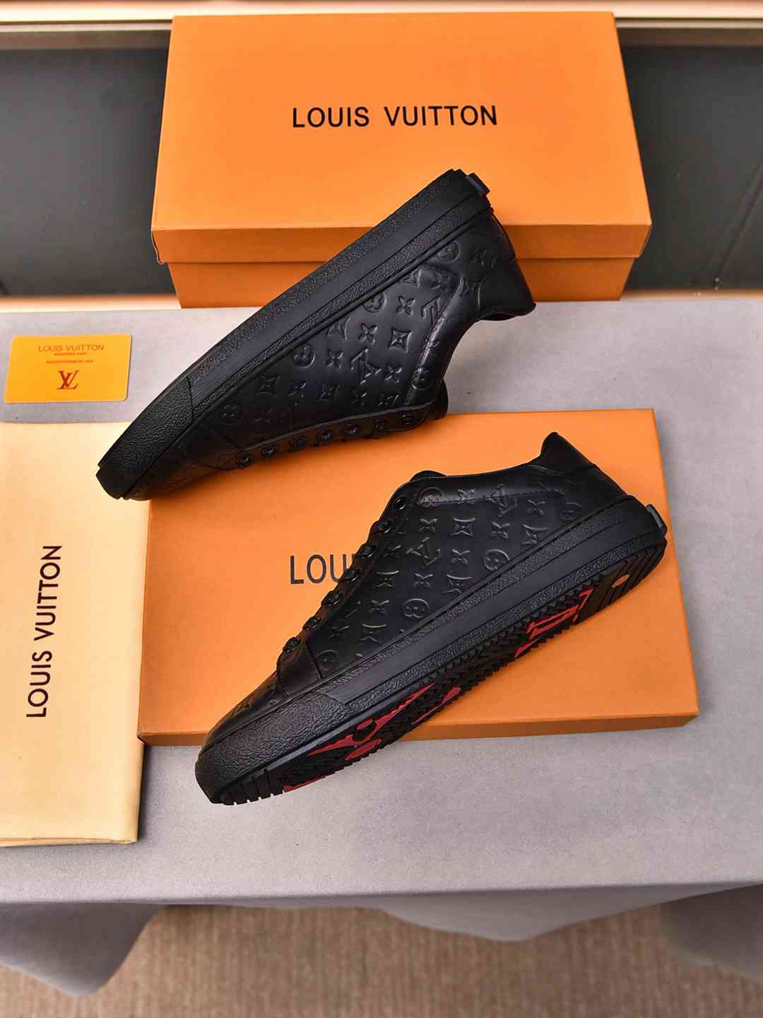 Sneaker LOUIS VUITTON Rivoli NOIR