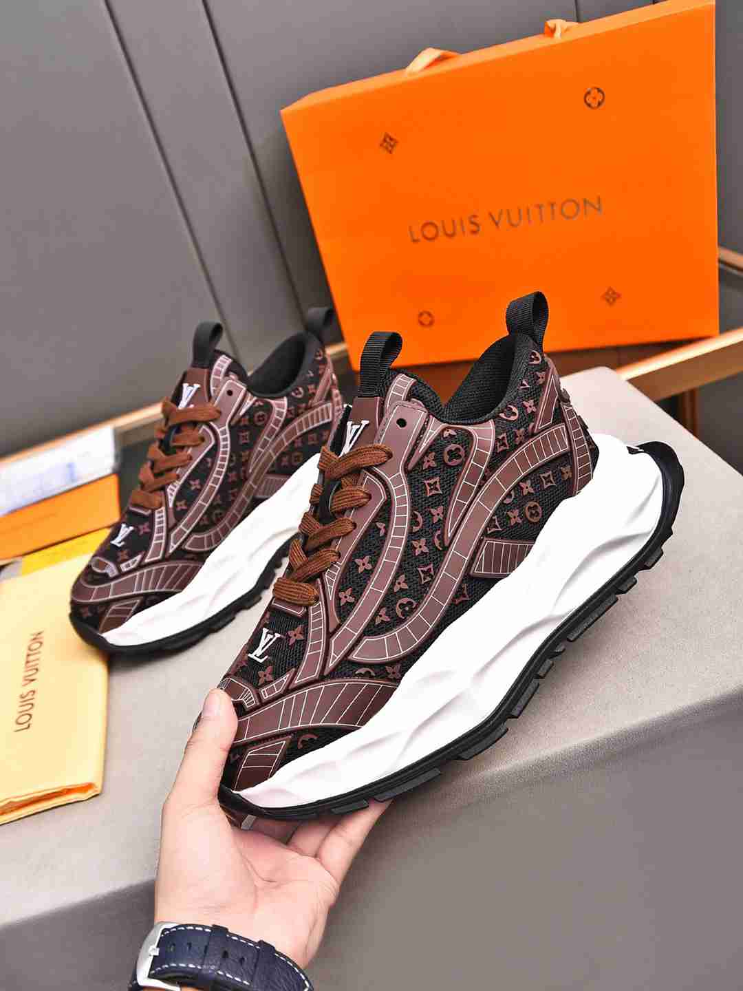 Sneaker LOUIS VUITTON MARRON