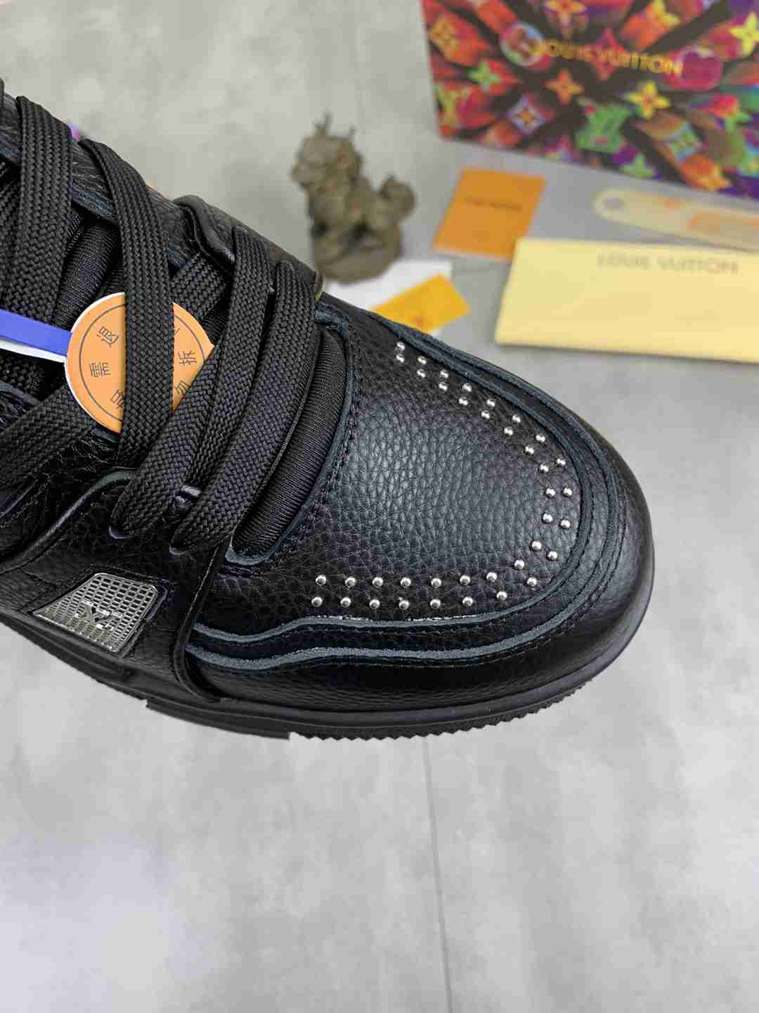 LOUIS VUITTON TRAINER 54