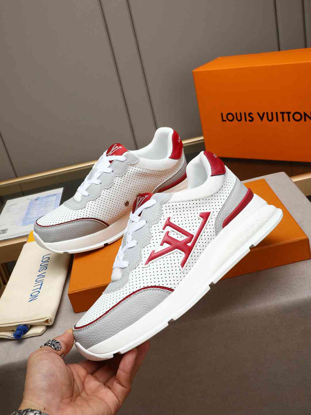 Sneaker LOUIS VUITTON BLANC LOGO ROUGE