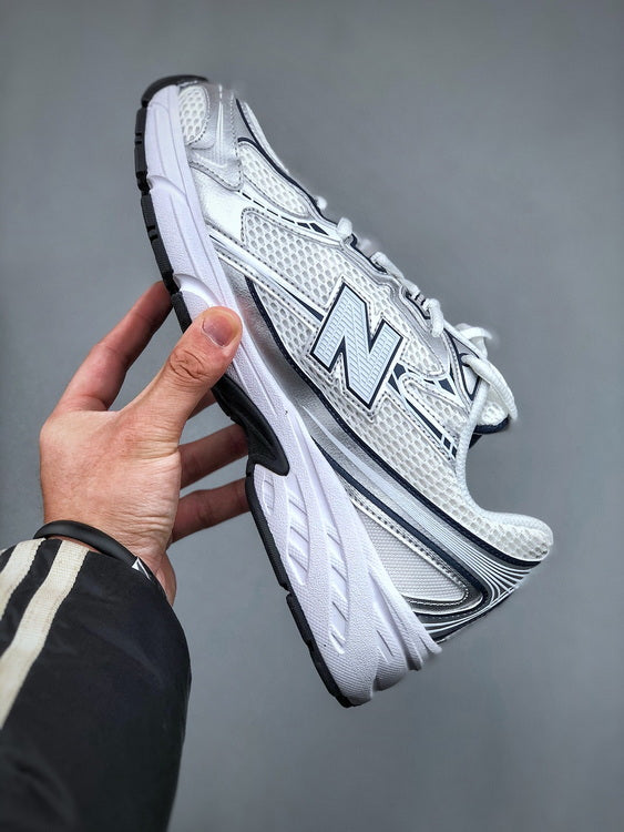 New Balance 740