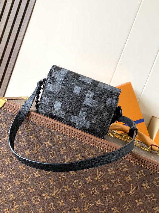 SACOCHE LOUIS VUITTON