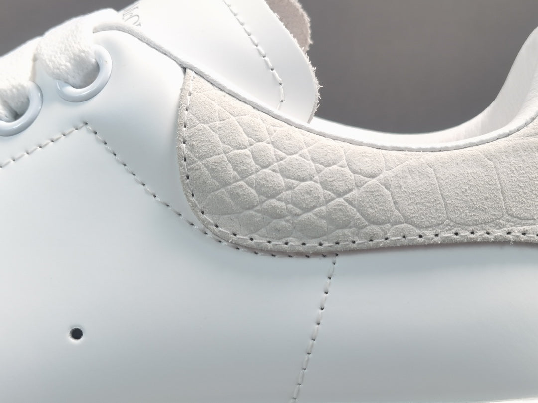 ALEXANDER MCQUEEN SNEAKERS x WHITE VANILLA