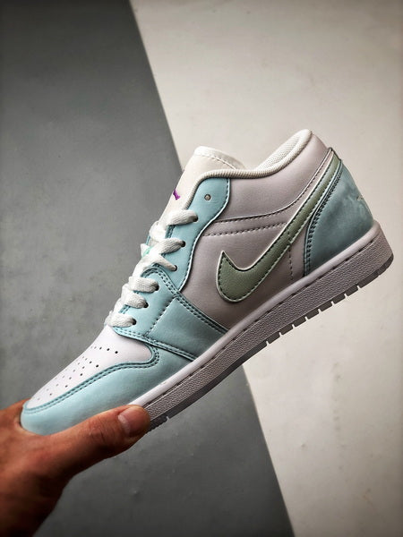 Air Jordan 1 Low SE Glacier Bleu