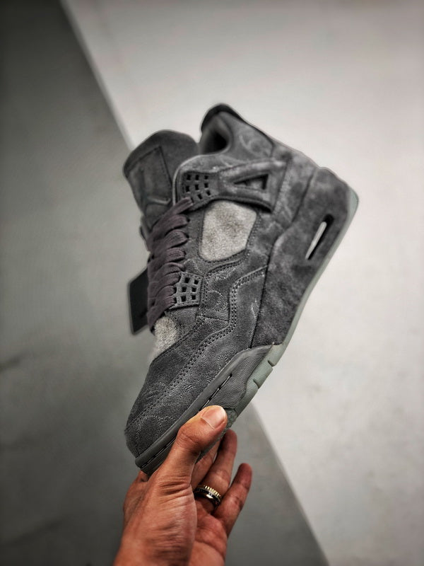 Air Jordan 4 X Kaws grey