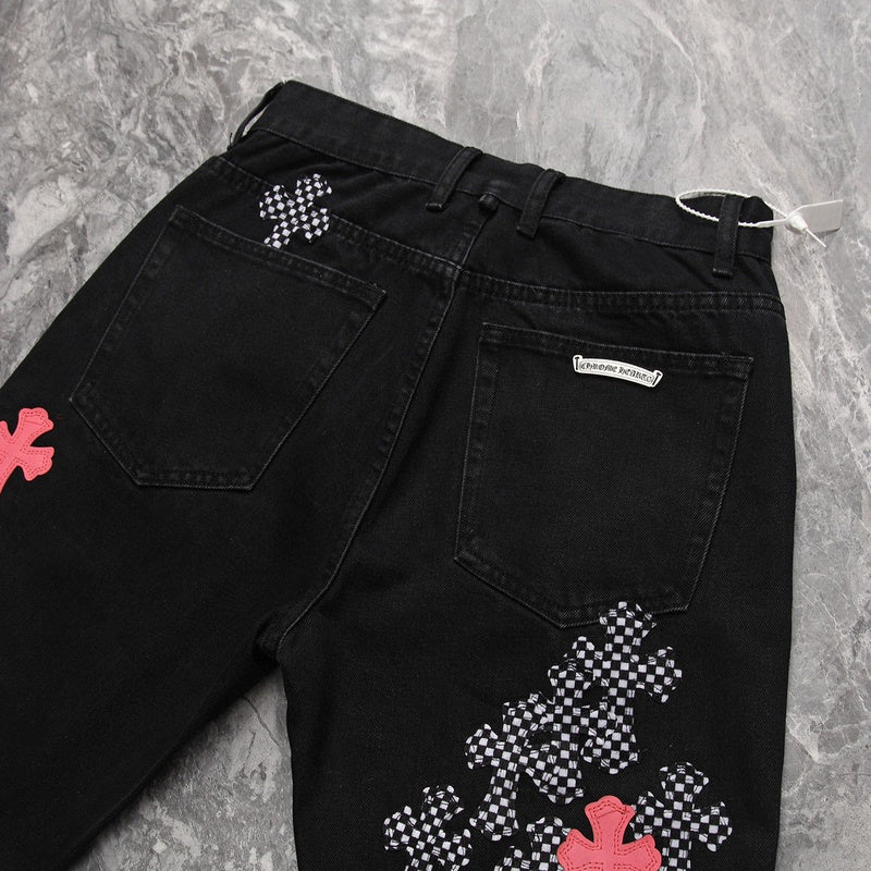 JEAN FLEURKNEE NOIR AVEC PATCH CHROME HEARTS ROSE ET CROSS À CARREAUX