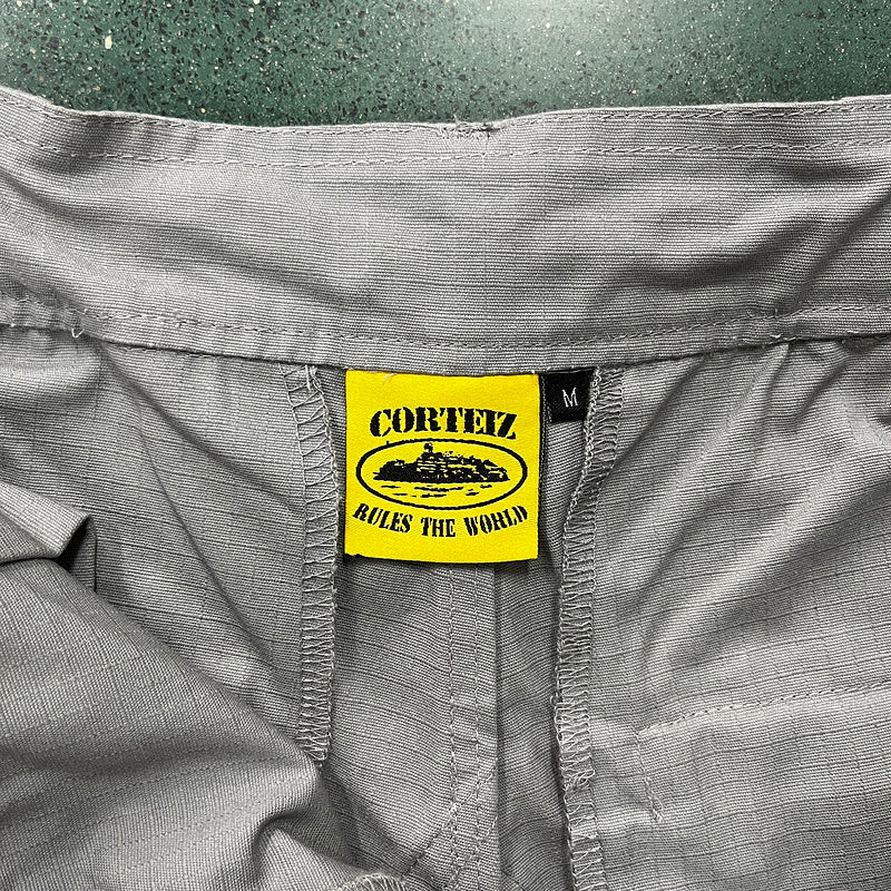 PANTALON CARGO CORTEIZ GRIS PIERRE