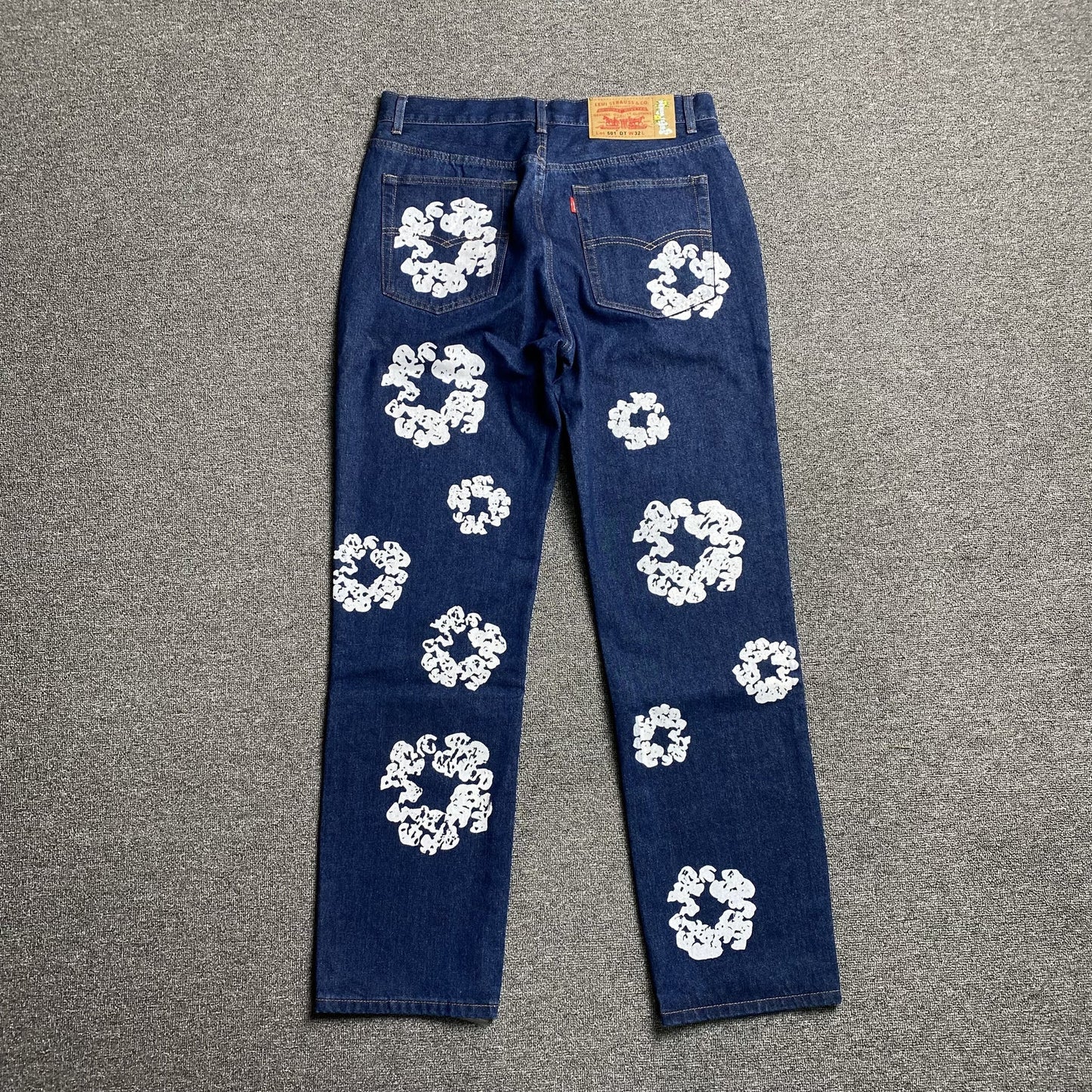 Jean Denim Tears x Levi's bleu foncé