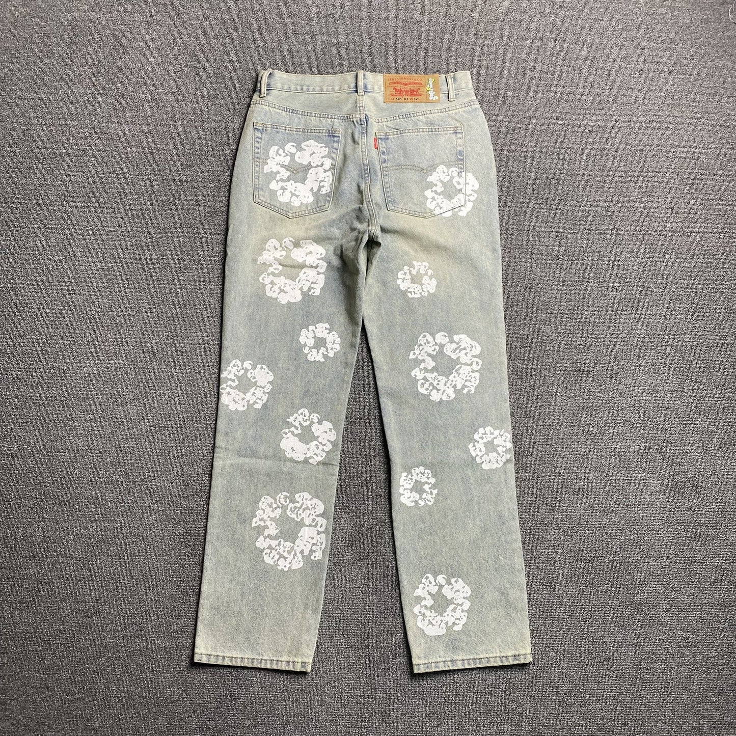 Jean Denim Tears x Levi's sale délavé clair