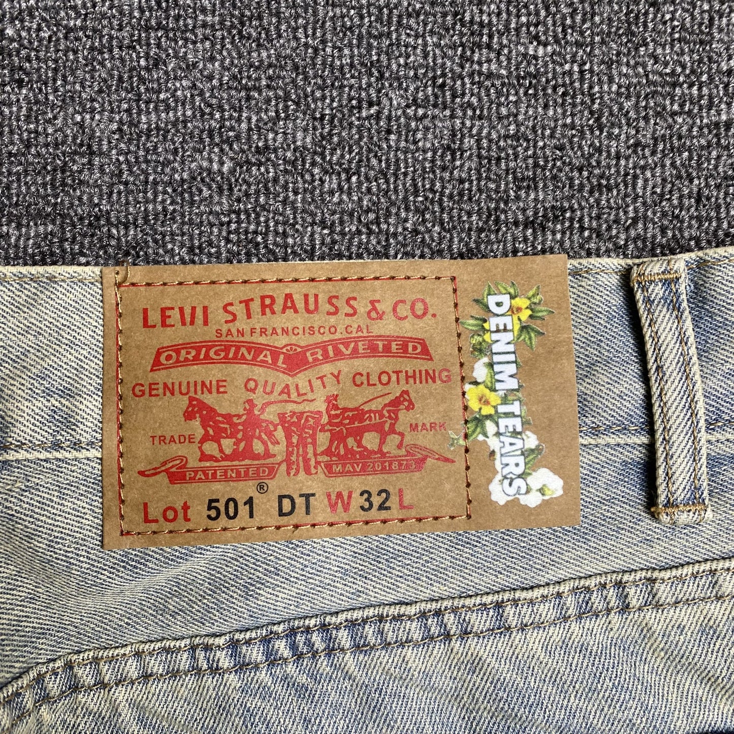 Jean Denim Tears x Levi's sale délavé clair