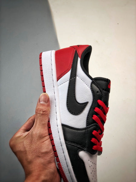 Jordan 1 Black Toe à tige basse rétro originale 2023