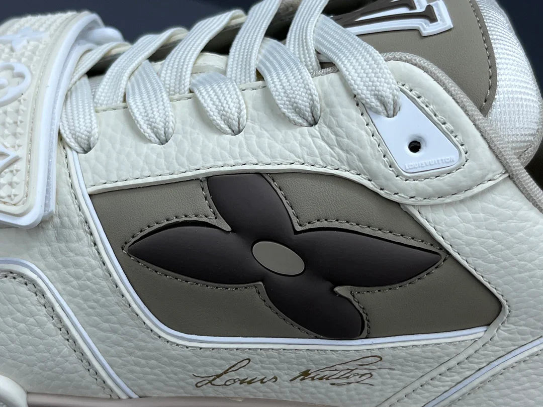 LOUIS VUITTON LV TRAINER SNEAKER BEIGE