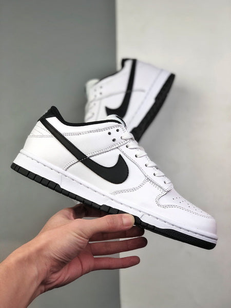NIKE Dunk Low Retro Black and white