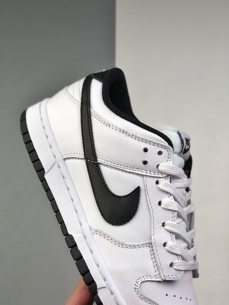 NIKE Dunk Low Retro Black and white